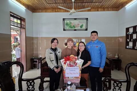 Thăm các cơ sở tôn giáo và các đơn vị bộ đội nhân dịp Tết Nguyên đán Ất tỵ năm 2025